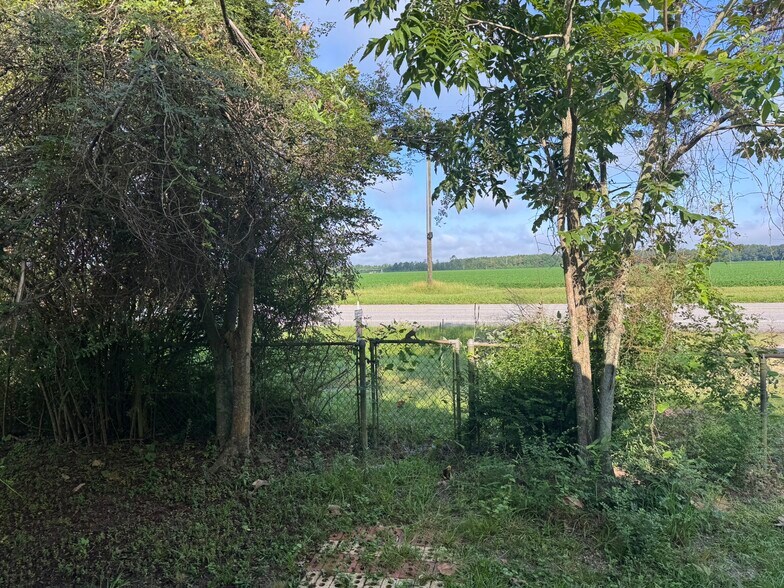 More Photos Of 11150 Highway 97, Century Land For Sale