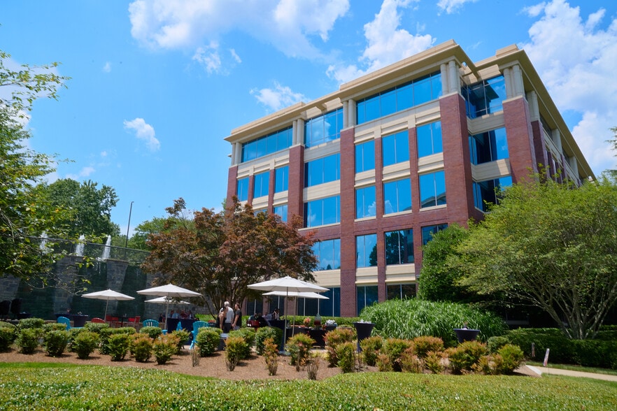 More Photos Of 3780 Mansell Rd, Alpharetta Unknown For Lease