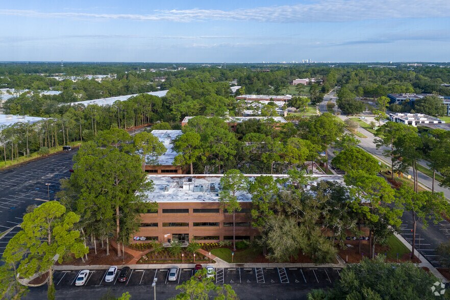 More Photos Of 7960 Baymeadows Way, Jacksonville Office For Lease