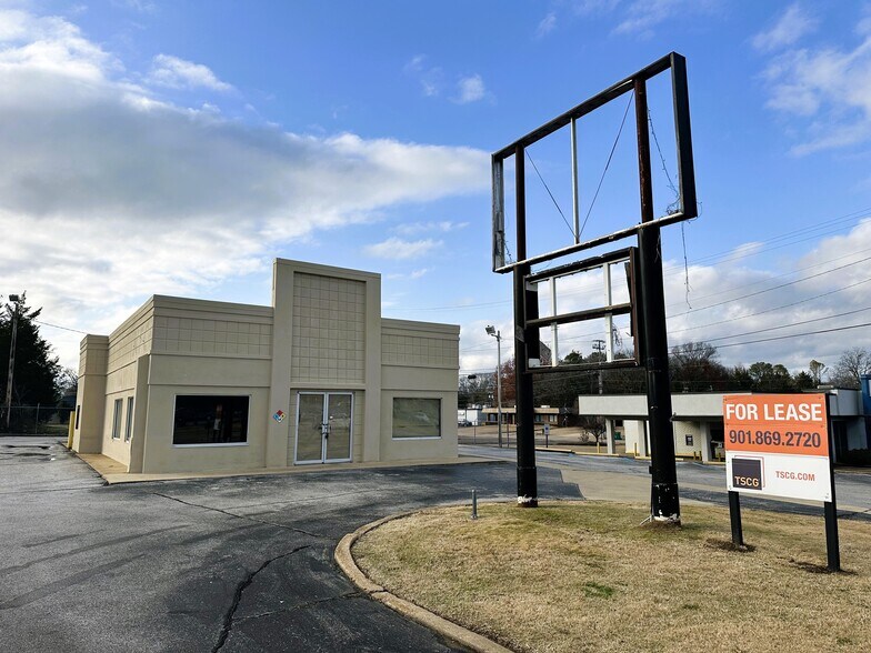 Primary Photo Of 903 S Gloster St, Tupelo Fast Food For Lease