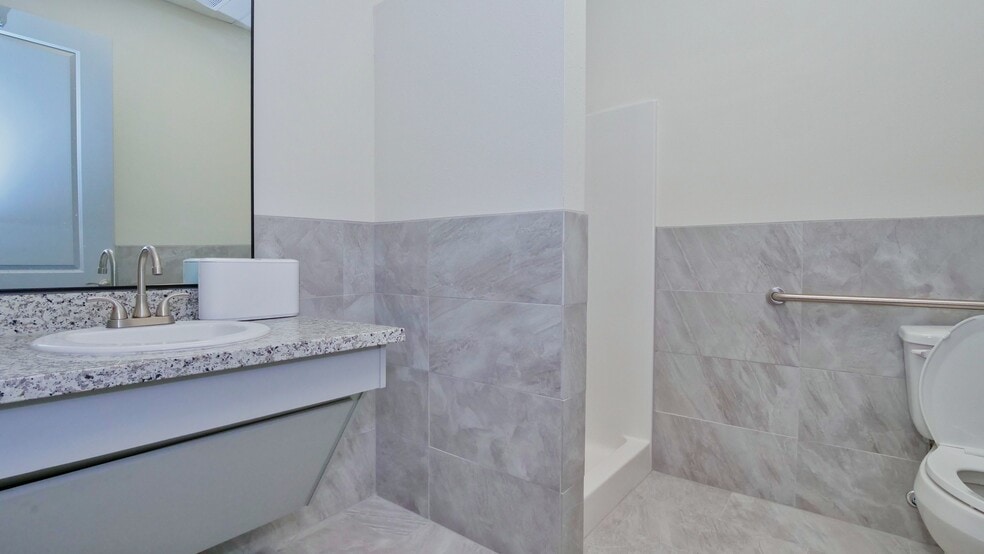 More Photos Of 3730 N Mason Rd, Katy Flex For Lease