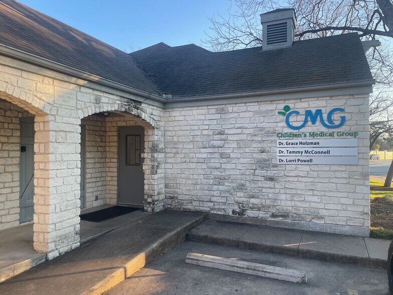 More Photos Of 1912 W 35th St, Austin Medical For Sale