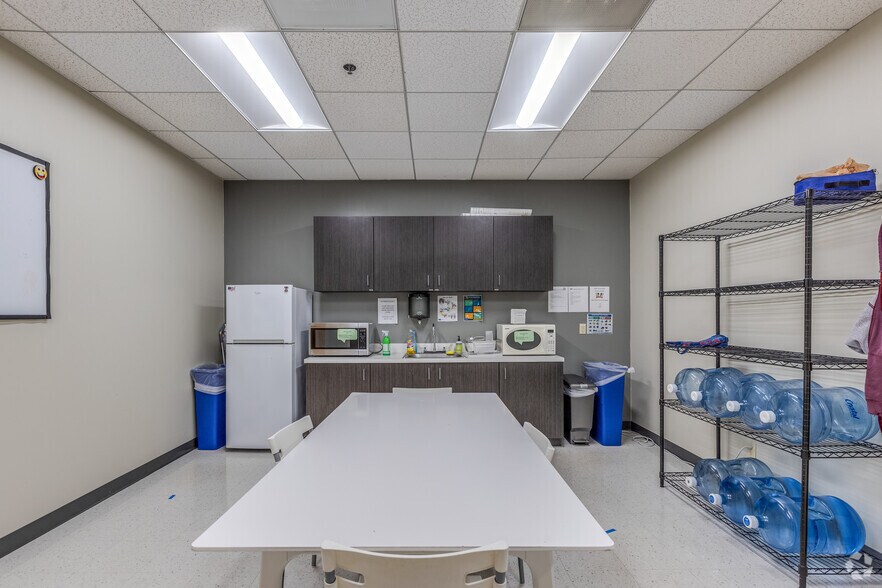 More Photos Of 8875 Hidden River Pkwy, Tampa Office For Lease