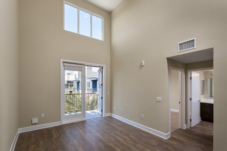 More Photos Of 7400 Center Ave, Huntington Beach Apartments For Lease