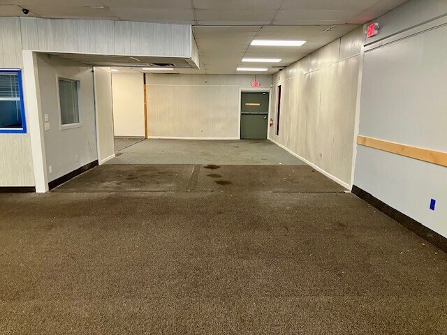 More Photos Of 569-577 Mill St, New Bedford Storefront For Lease