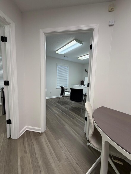 More Photos Of 311 Poplar View Ln W, Collierville Office For Lease