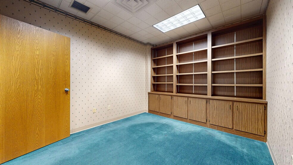 More Photos Of 2228-2230 Sunset Blvd, Steubenville Office For Lease