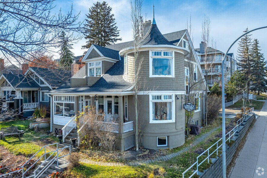 More Photos Of 1909 17th Ave SW, Calgary Office For Lease