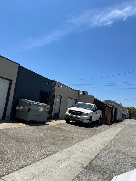 More Photos Of 1517 E Washington Blvd, Pasadena Storefront Retail Residential For Sale