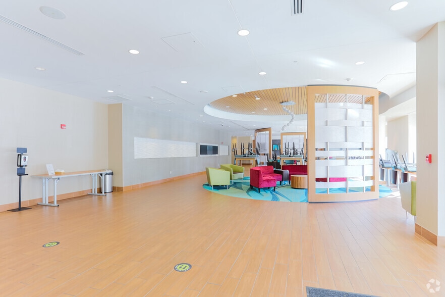 More Photos Of 611 Washington Rd, Pittsburgh Hotel For Sale