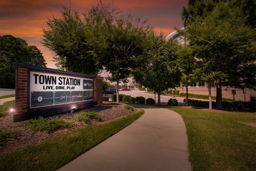 More Photos Of 1000 Ballena Cir, Cary Apartments For Lease