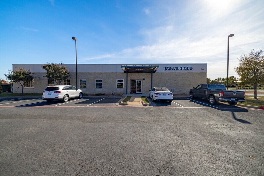 More Photos Of 900 Quest Blvd, Cedar Park Medical For Lease