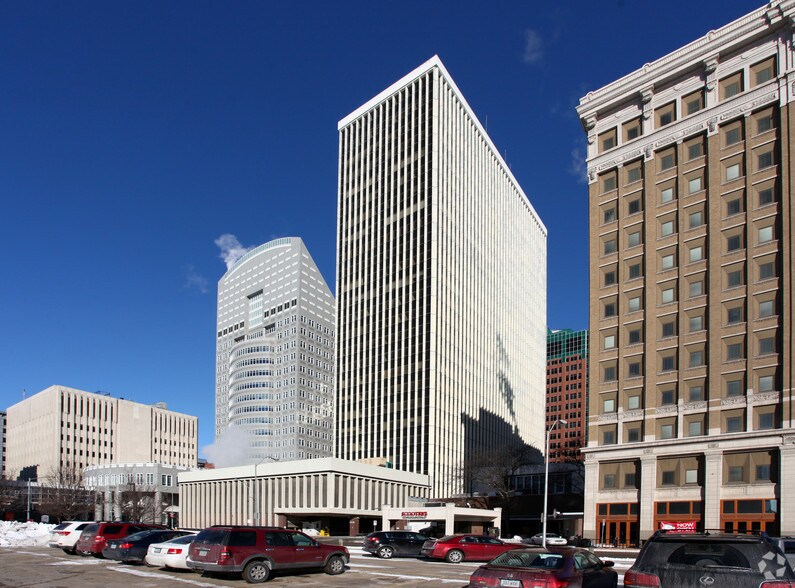 More Photos Of 606 Walnut St, Des Moines Office For Sale