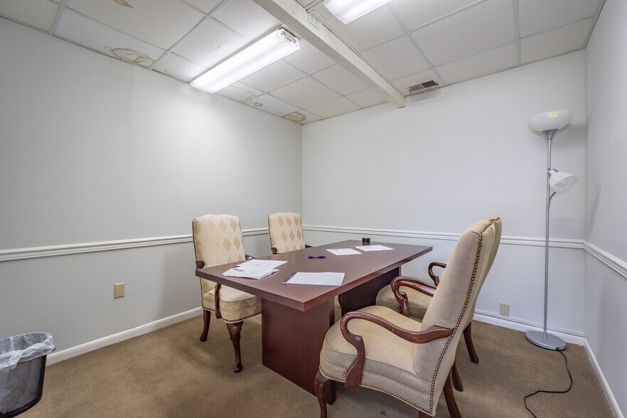 More Photos Of 7904 Coastal Hwy, Ocean City Office For Sale