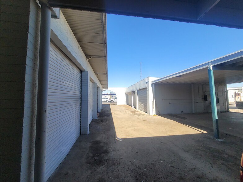 More Photos Of 19 E Vine St, Mesa Service For Lease