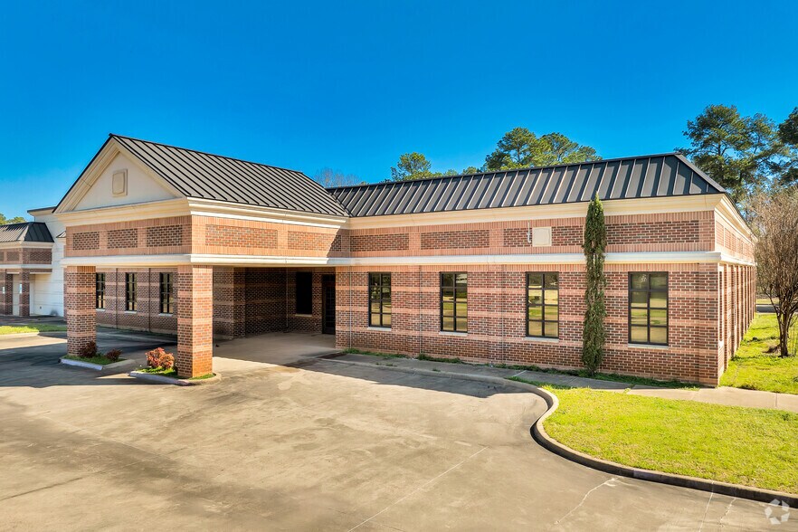 Primary Photo Of 200 Renaissance Way, Crockett Medical For Sale