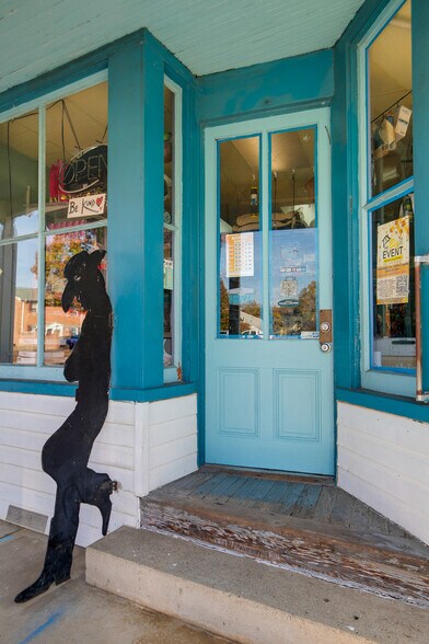 More Photos Of 307 Railroad Ave, Ashland Storefront Retail Residential For Sale