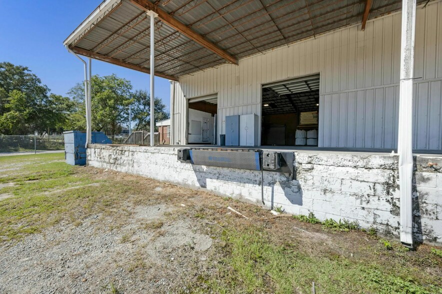 More Photos Of 1305 Dunbar Rd, Cayce Service For Lease