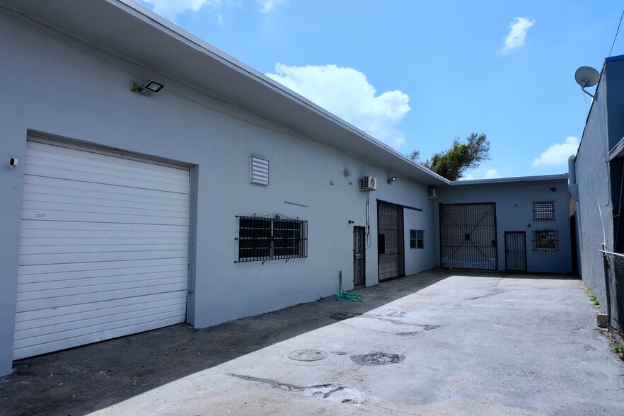 Primary Photo Of 2282 NW 21st Ter, Miami Warehouse For Lease