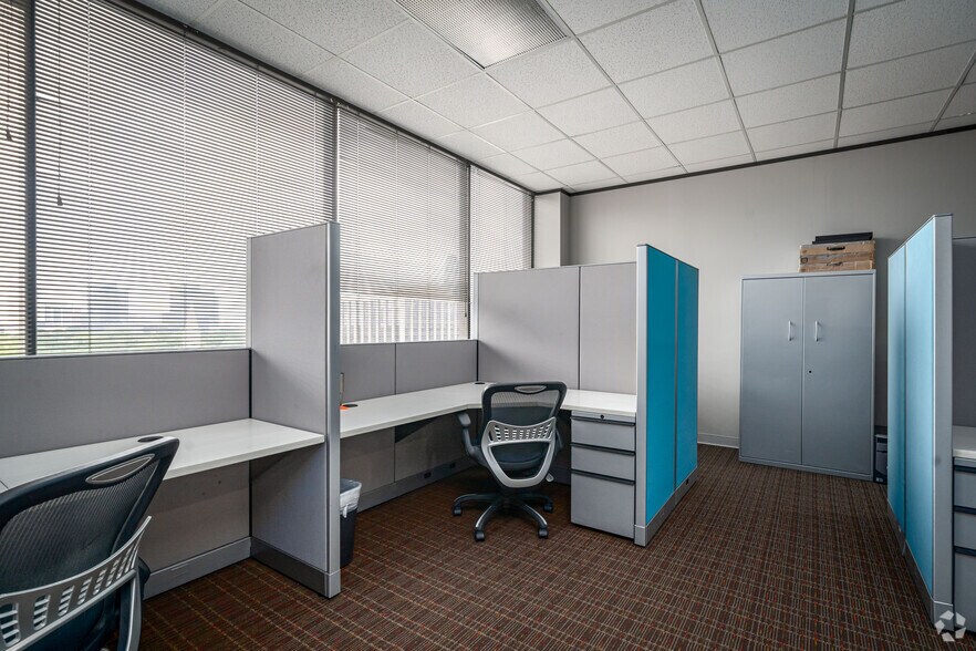 More Photos Of 1717 St. James Place, Houston Office For Lease