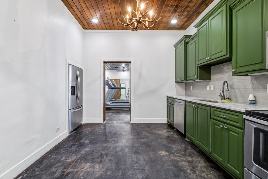 More Photos Of 1000 Louisville Ave, Monroe Office For Sale