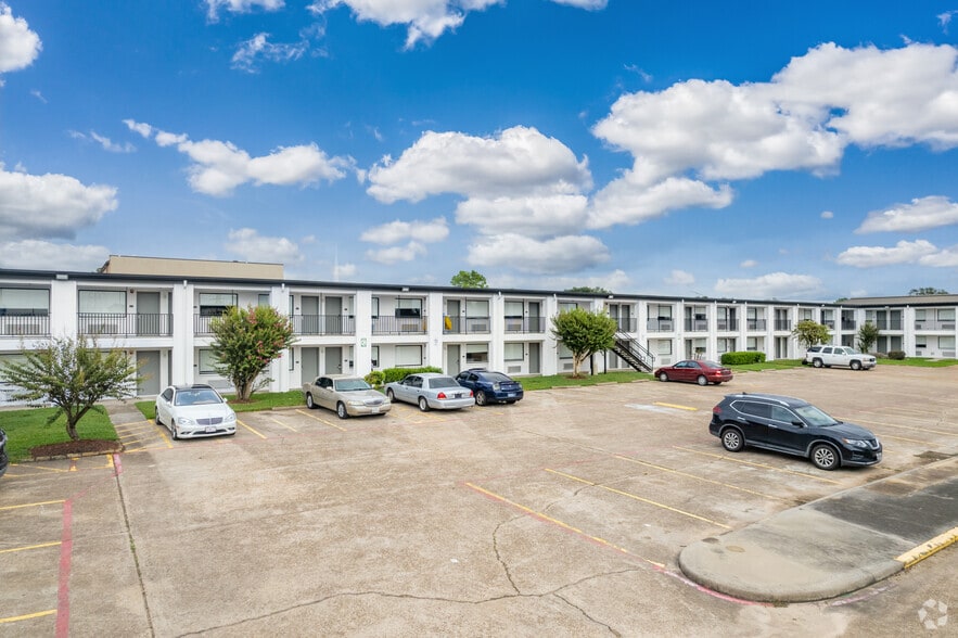 More Photos Of 16884 Northwest Fwy, Houston Hotel For Sale