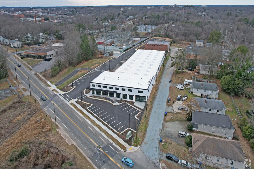 More Photos Of 949 Washington St, Durham Storefront Retail Office For Lease