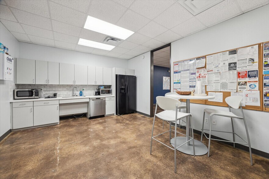 More Photos Of 718 FM 1959 Rd, Houston Medical For Sale