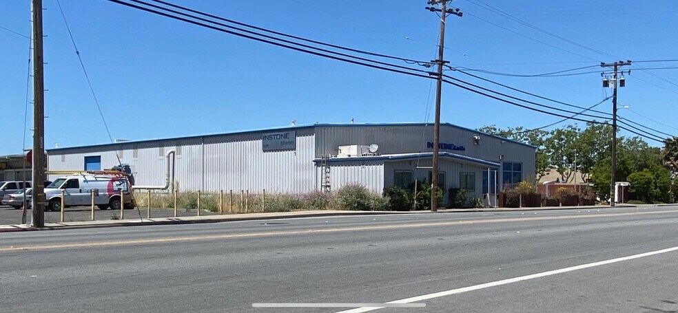 More Photos Of 1629 Doolittle Dr, San Leandro Manufacturing For Sale