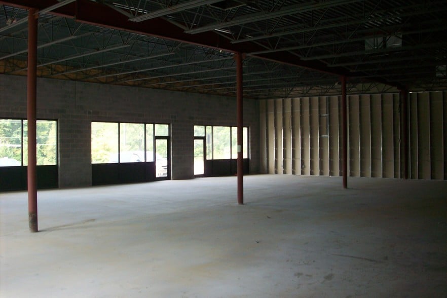 More Photos Of 85 Mine Rd, Stafford Unknown For Lease