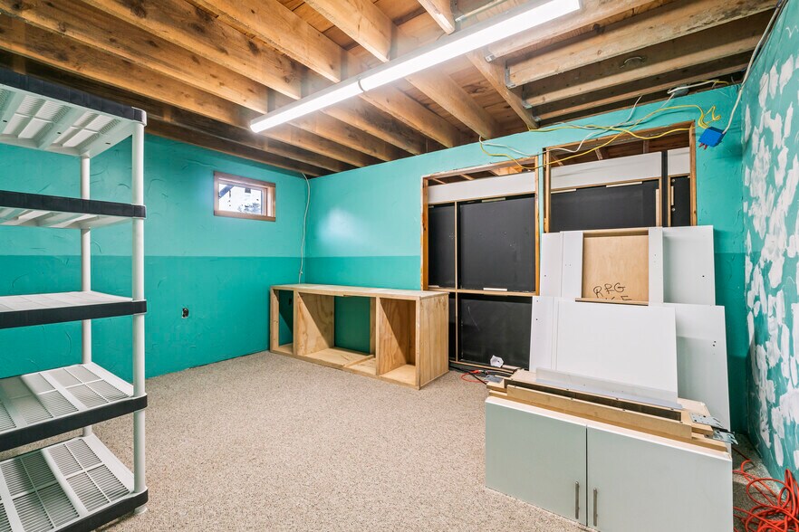 More Photos Of 680 Maine Ave, Farmingdale Storefront Retail Office For Lease