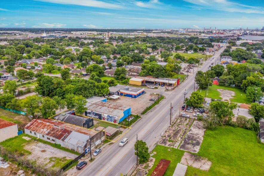 More Photos Of 7629 Harrisburg Blvd, Houston Land For Lease