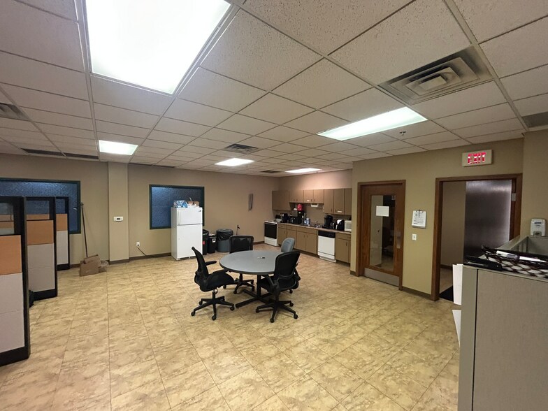 More Photos Of 715 Progress Way, Sun Prairie Warehouse For Lease
