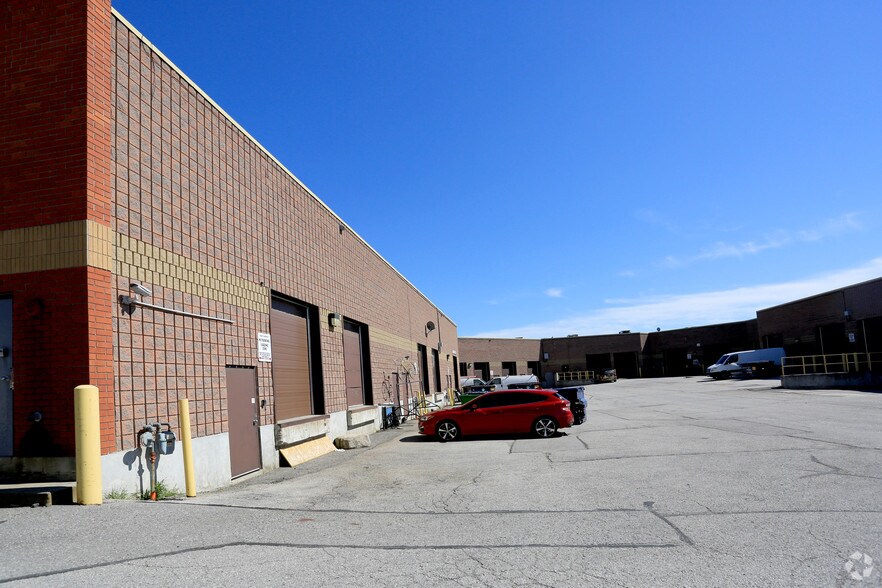 More Photos Of 1050 Brock Rd, Pickering Storefront For Lease