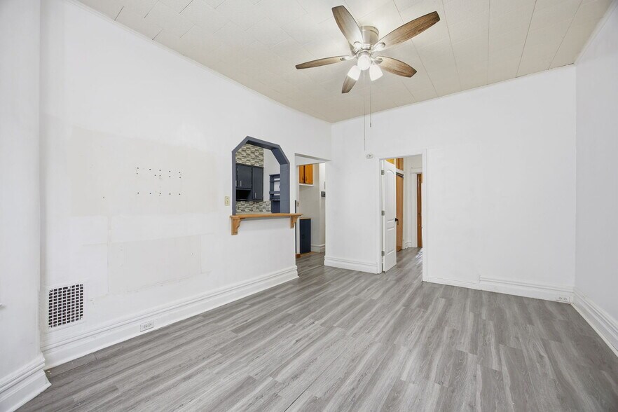 More Photos Of 6067 Putnam Ave, Ridgewood Apartments For Sale