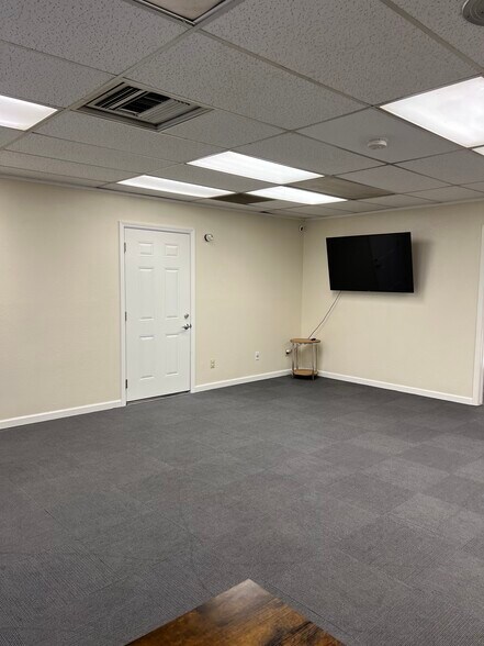 More Photos Of 5637 N Pershing Ave, Stockton Medical For Lease