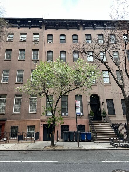More Photos Of 133 E 35th St, New York Apartments For Sale