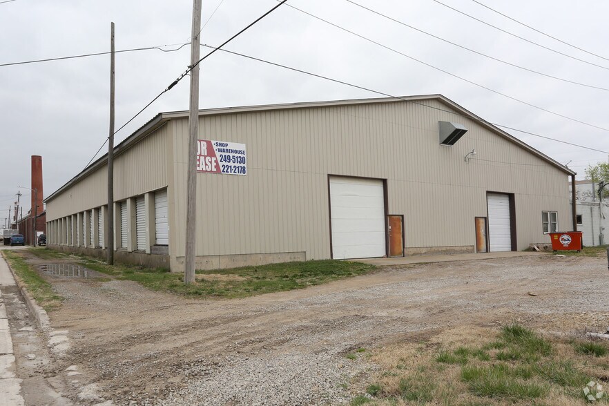 More Photos Of 127-135 NW Van Buren St, Topeka Warehouse For Sale