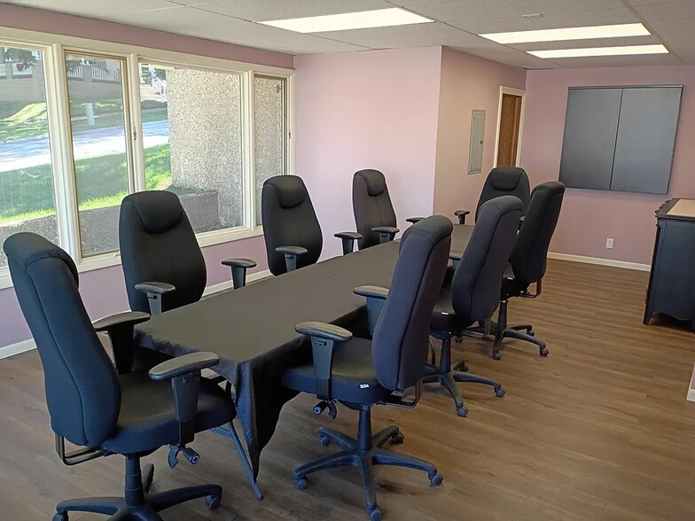 Primary Photo Of 110 S 6th St, Sac City Coworking Space