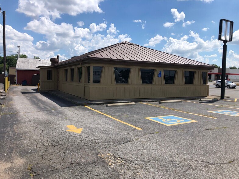 More Photos Of 408 N 12th St, Murray Freestanding For Sale