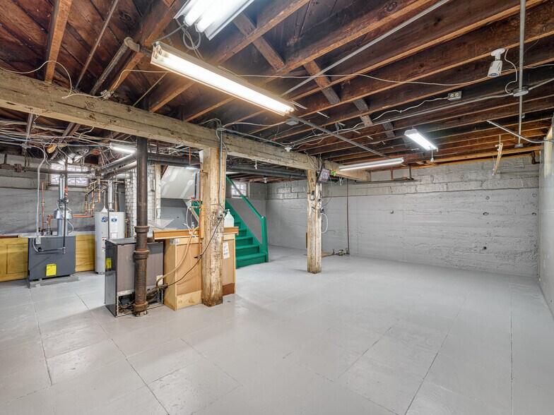 More Photos Of 1124 Grand Ave, Saint Paul Freestanding For Sale