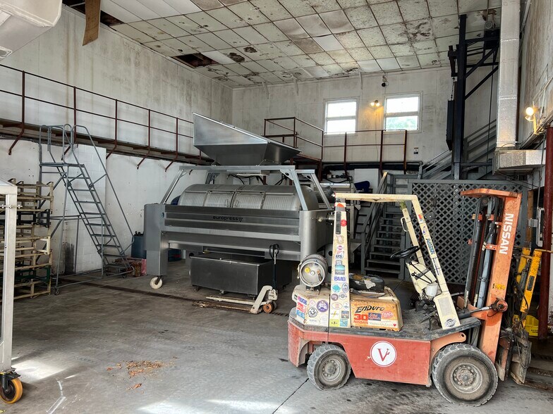 More Photos Of 3659 S Ox Rd, Edinburg Winery Vineyard For Sale