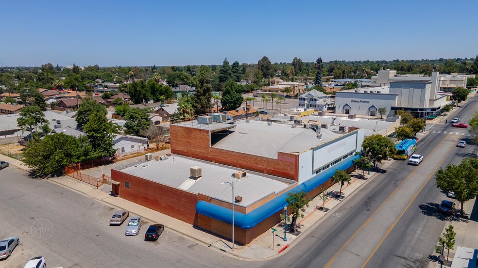 Primary Photo Of 1112 Baker St, Bakersfield Storefront Retail Office For Sale