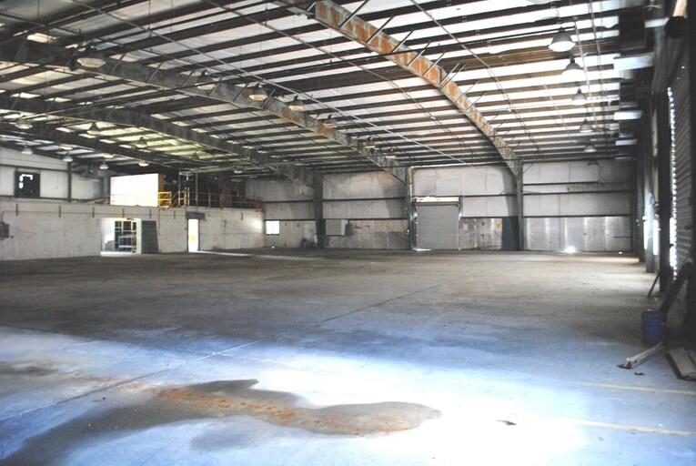 More Photos Of 1024 Highpoint Rd, Summit Distribution For Sale