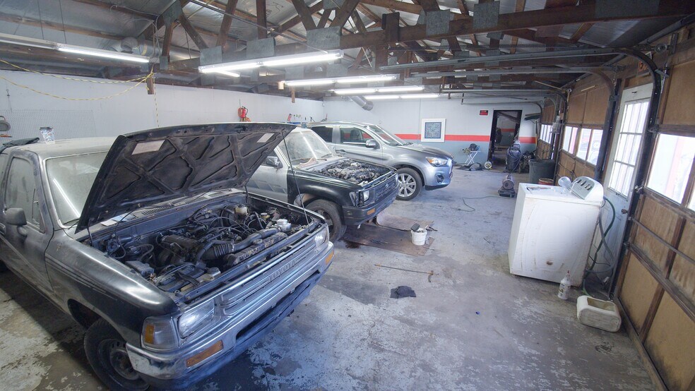 More Photos Of 2940 S Pine St, Spartanburg Auto Salvage Facility For Sale