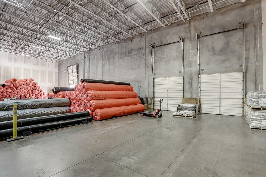 More Photos Of 10215 S Sam Houston Pky W, Houston Warehouse For Lease