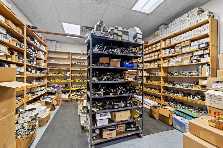 More Photos Of 622 N Central St, Knoxville General Retail For Sale