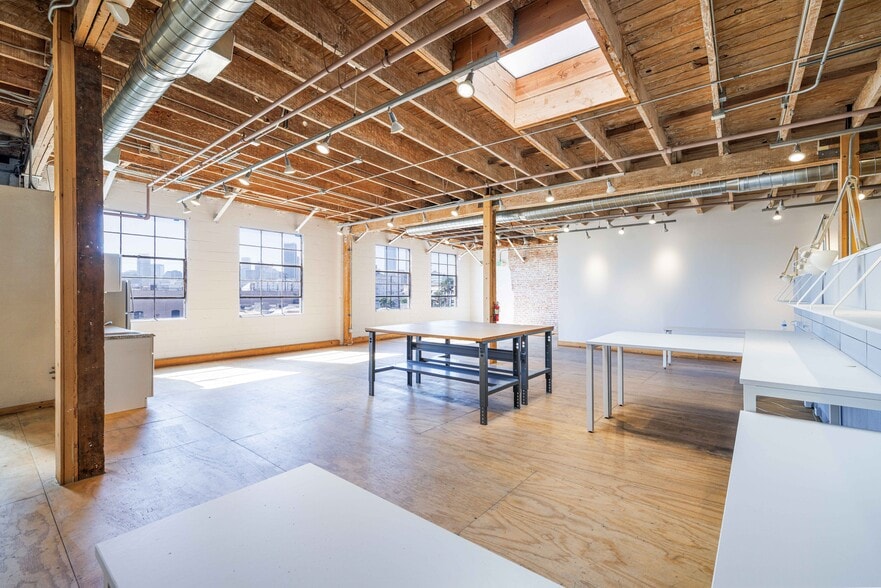 More Photos Of 421-427 Colyton St, Los Angeles Manufacturing For Sale