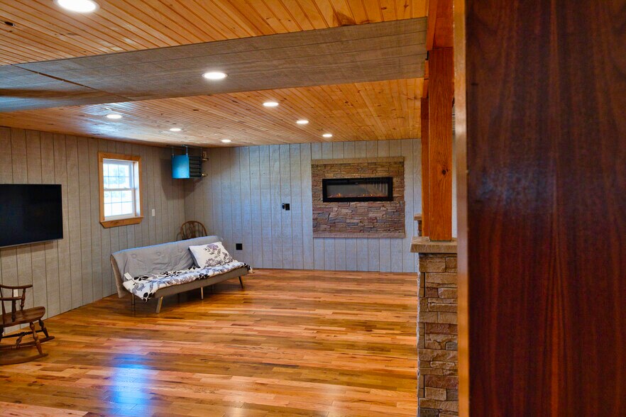 More Photos Of 5984 W South Range Rd, Salem Service For Sale