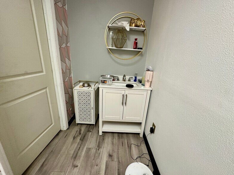 More Photos Of 861 Harold Pl, Chula Vista Research And Development For Sale